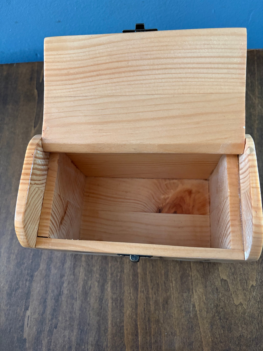 Small Pine Keepsake Chest